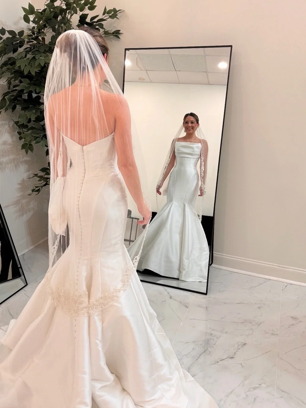 Bridal Veil with Lace Edge - White